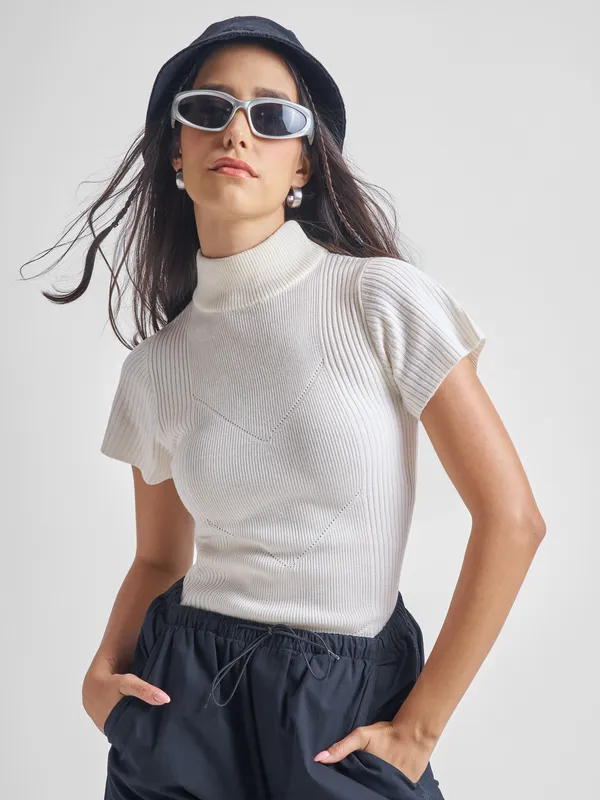 Women Solid Sweaters