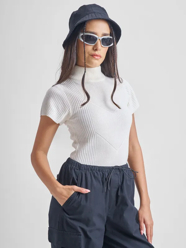 Women Solid Sweaters