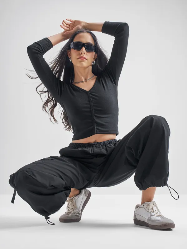 Tokyo Talkies Women Black V-Neck Sweater