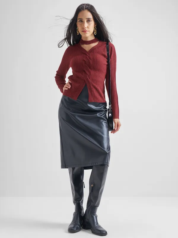 Tokyo Talkies Women Red V-Neck Sweater