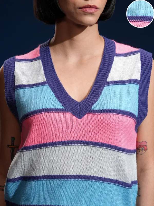 Tokyo Talkies Women Blue V-Neck Sweater