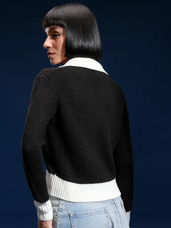 Women Self Design Sweater