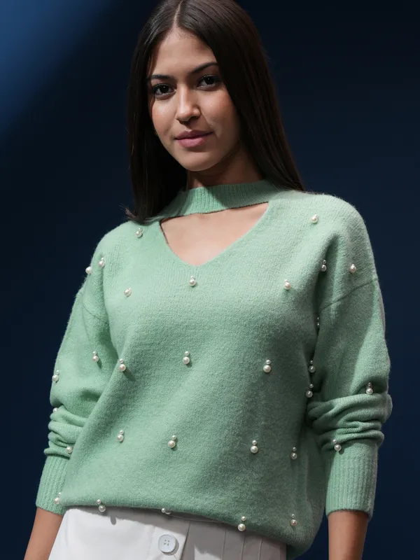 Tokyo Talkies Women Green V-Neck Sweater