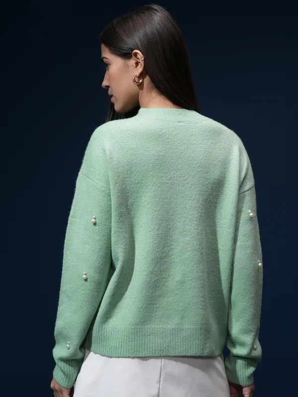 Tokyo Talkies Women Green V-Neck Sweater