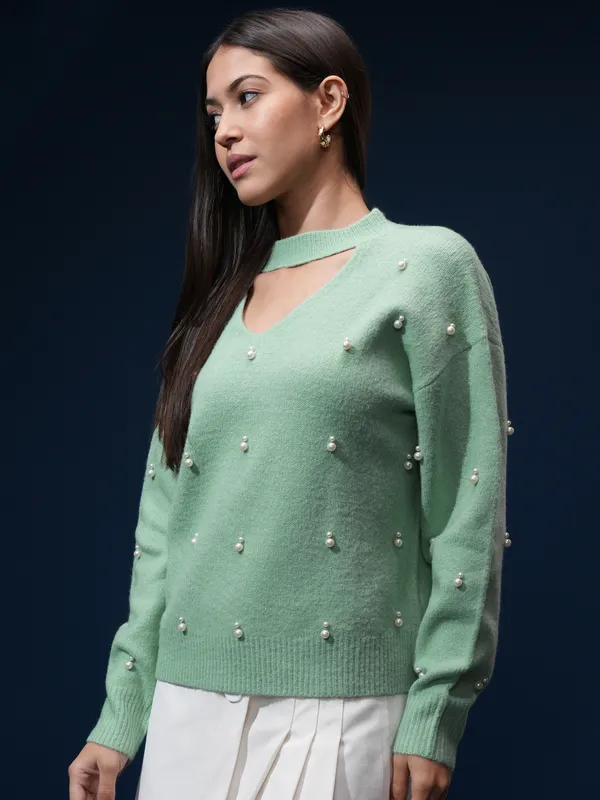 Tokyo Talkies Women Green V-Neck Sweater