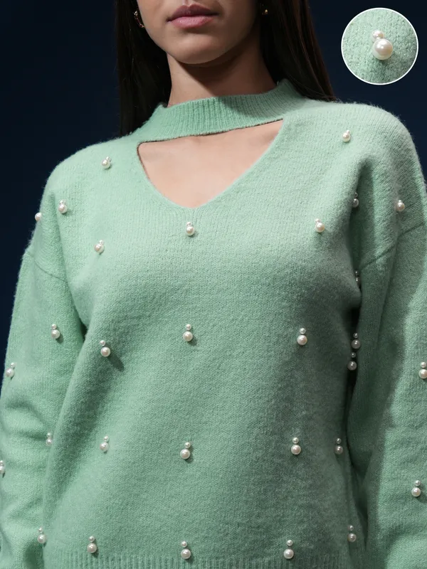 Tokyo Talkies Women Green V-Neck Sweater