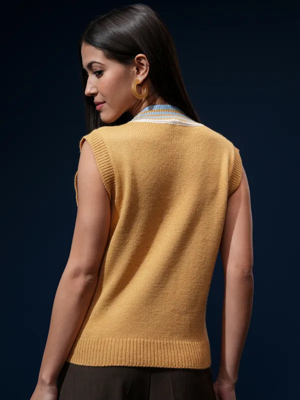 Tokyo Talkies Women Yellow Sleeveless Cable Knit V-Neck Cardigan Sweater