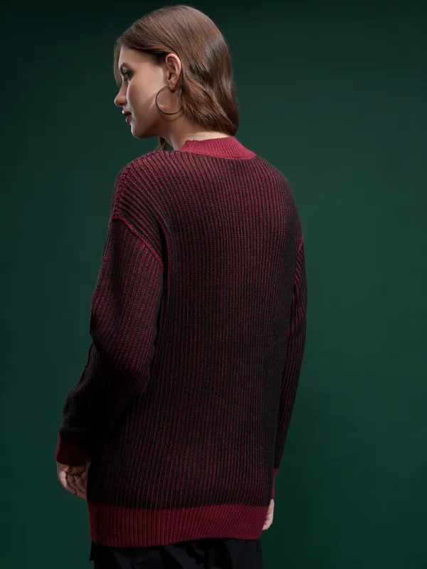 Tokyo Talies Women Black Round Neck Sweater