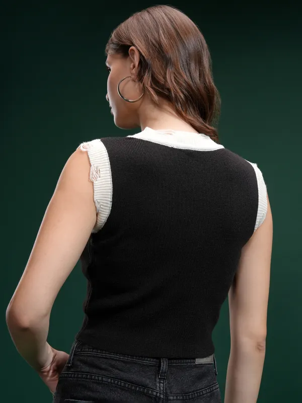Tokyo Talies Women Black Round Neck Sweater