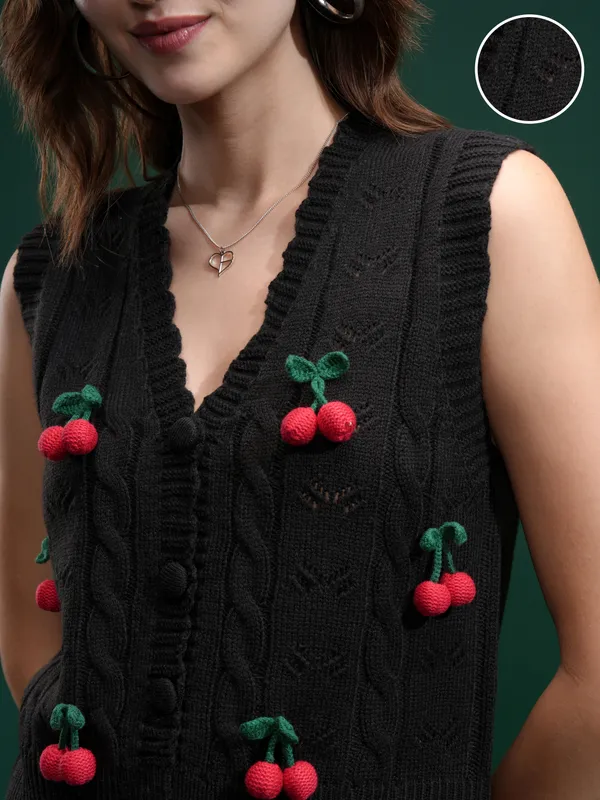 Women Applique Sweater