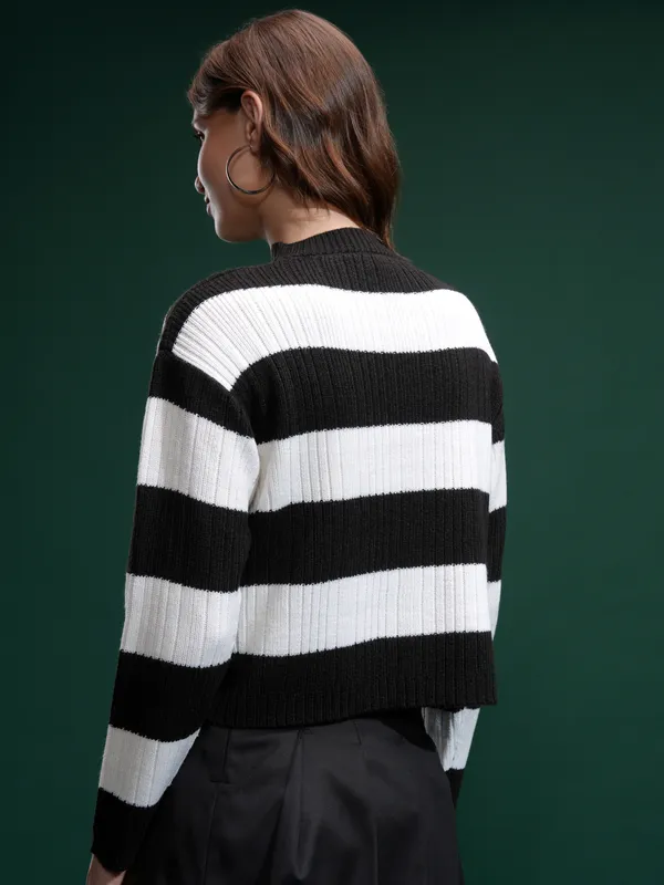 Tokyo Talies Women Black Round Neck Sweater