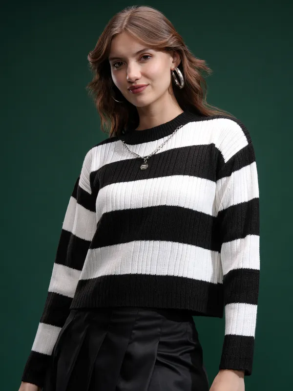 Tokyo Talies Women Black Round Neck Sweater