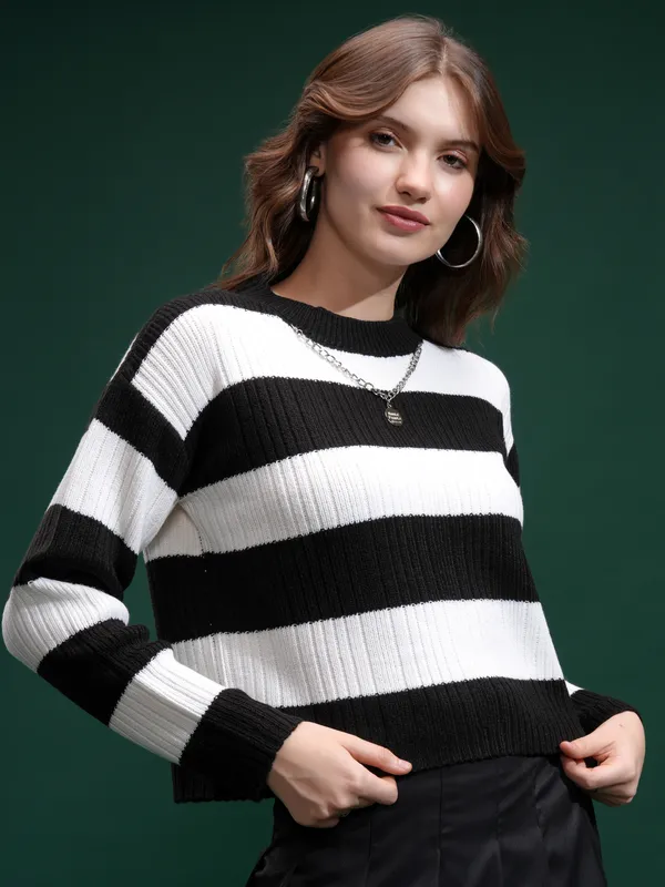 Tokyo Talies Women Black Round Neck Sweater
