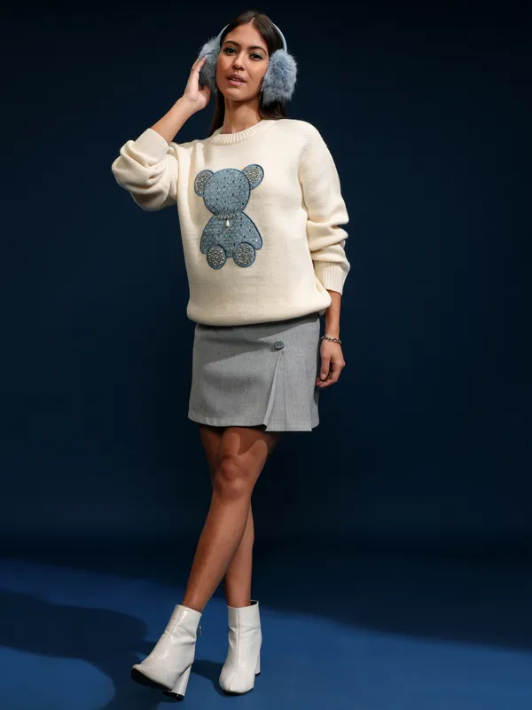 Women Applique Sweater