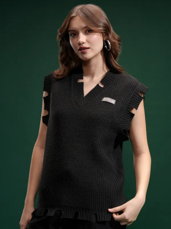 Tokyo Talkies Women Black V-Neck Sweater