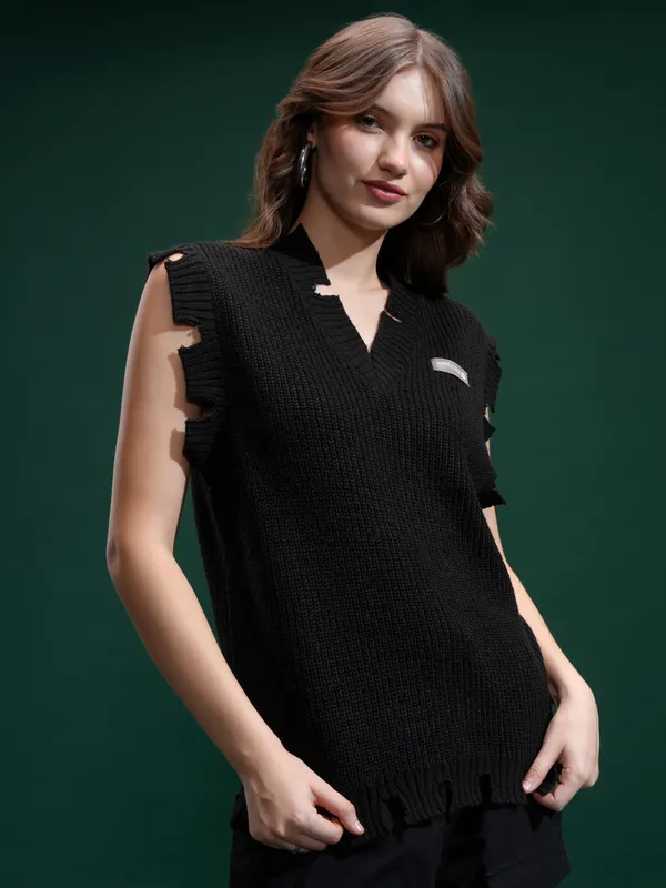 Tokyo Talkies Women Black V-Neck Sweater