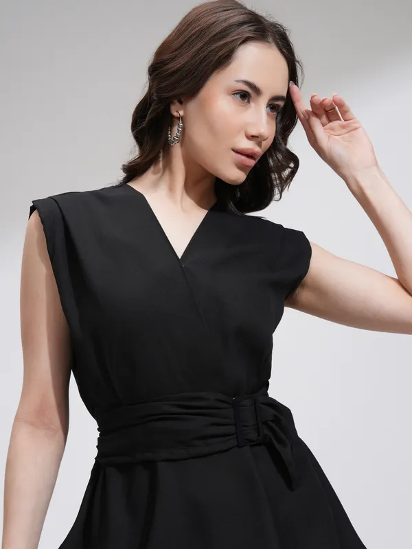  Tokyo Talkies Women Black Solid Wrap Tops