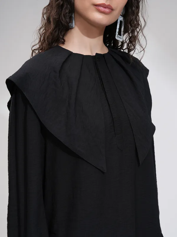 Tokyo Talkies Women Black Solid Regular Top