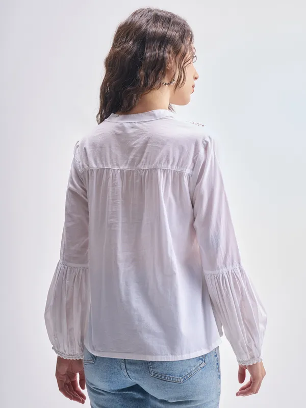 Tokyo Talkies Women White Solid Regular Top