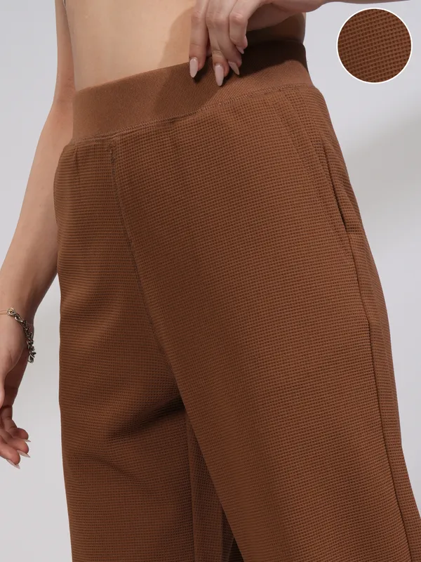 Tokyo Talkies Women Brown Solid Regular Fit Casual Trouser