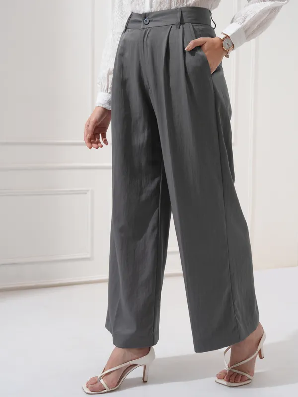 Tokyo Talkies Women Grey Solid Flared Casual Trouser