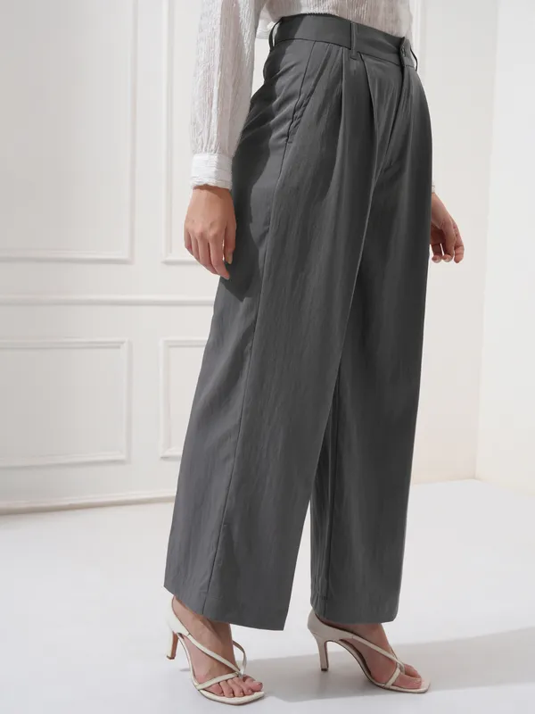 Tokyo Talkies Women Grey Solid Flared Casual Trouser