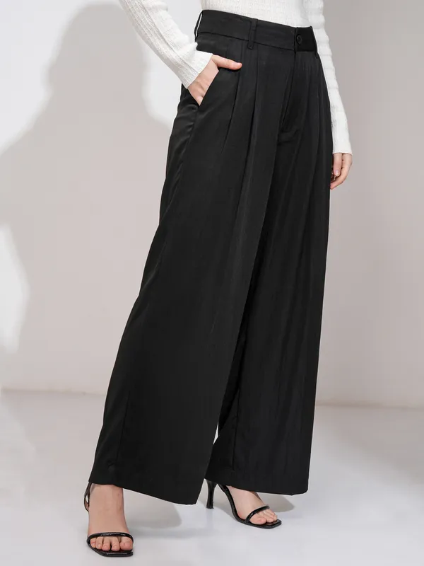 Tokyo Talkies Women Black Solid Wide Leg Casual Trouser