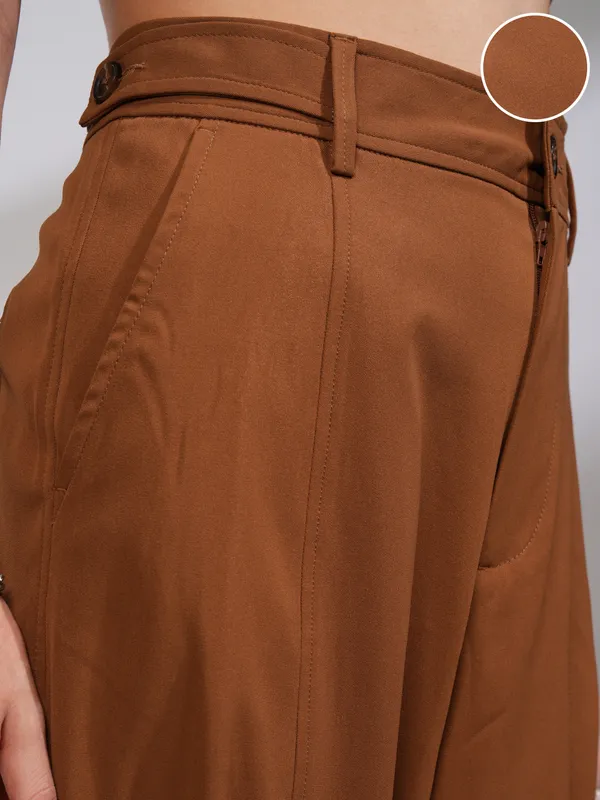Tokyo Talkies Women Tan Solid Regular Fit Casual Trouser