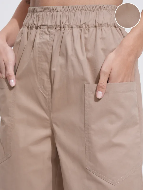 Tokyo Talkies Women Beige Solid Regular Fit Casual Trouser