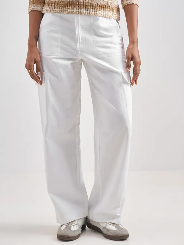 Street By Tokyo Talkies Women White Solid Straight Fit Cargos
