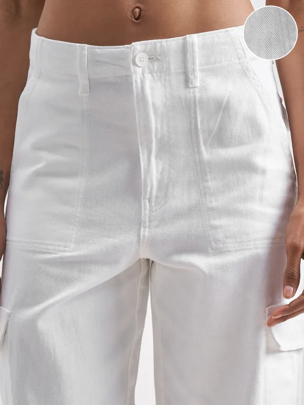 Street By Tokyo Talkies Women White Solid Straight Fit Cargos