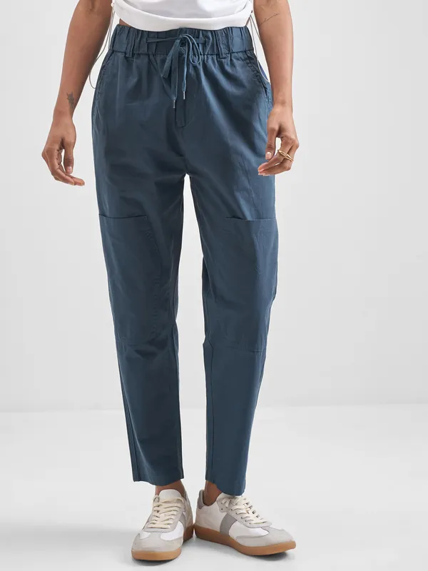 Street By Tokyo Talkies Women Blue Solid Tapered Fit Regular Trouser