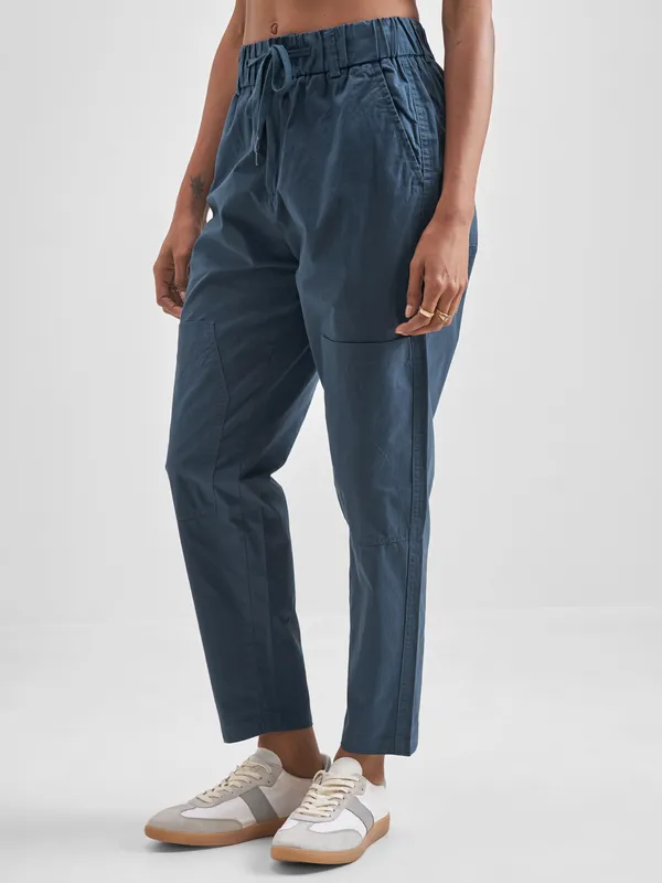 Street By Tokyo Talkies Women Blue Solid Tapered Fit Regular Trouser