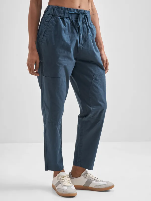 Street By Tokyo Talkies Women Blue Solid Tapered Fit Regular Trouser