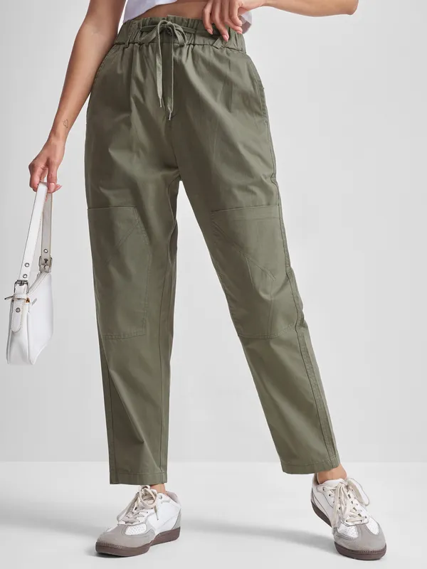 Tokyo Talkies Women Olive Solid Straight Fit Regular Trouser