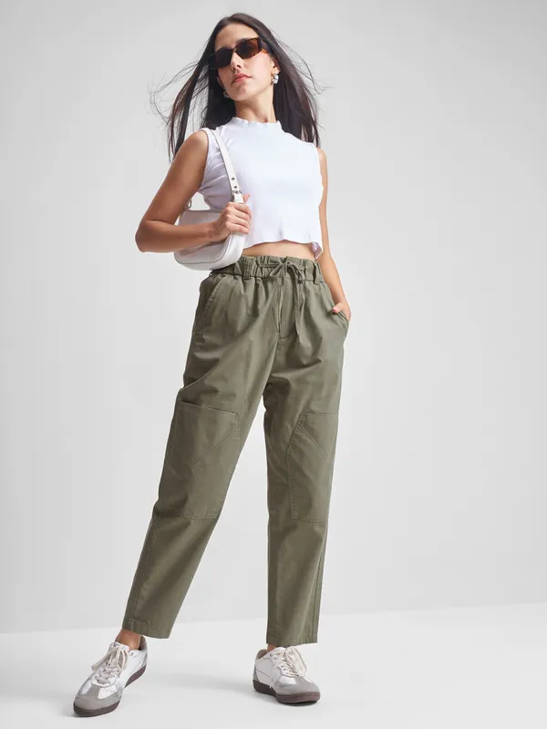 Tokyo Talkies Women Olive Solid Straight Fit Regular Trouser