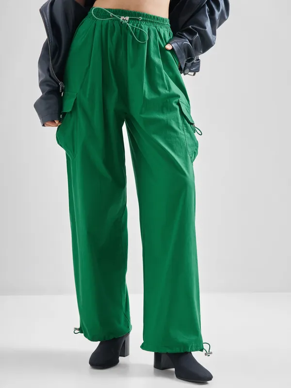 Street By Tokyo Talkies Women Green Solid Straight Fit Cargos