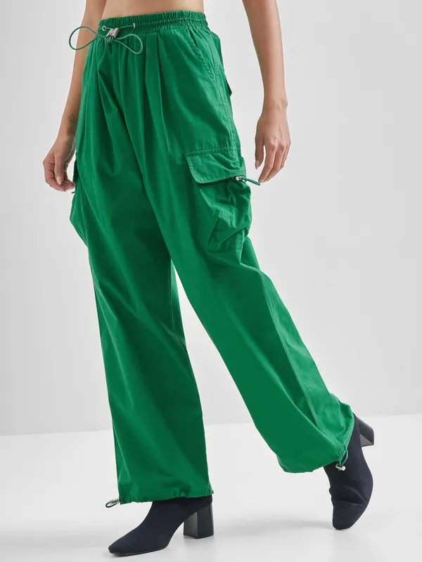 Street By Tokyo Talkies Women Green Solid Straight Fit Cargos