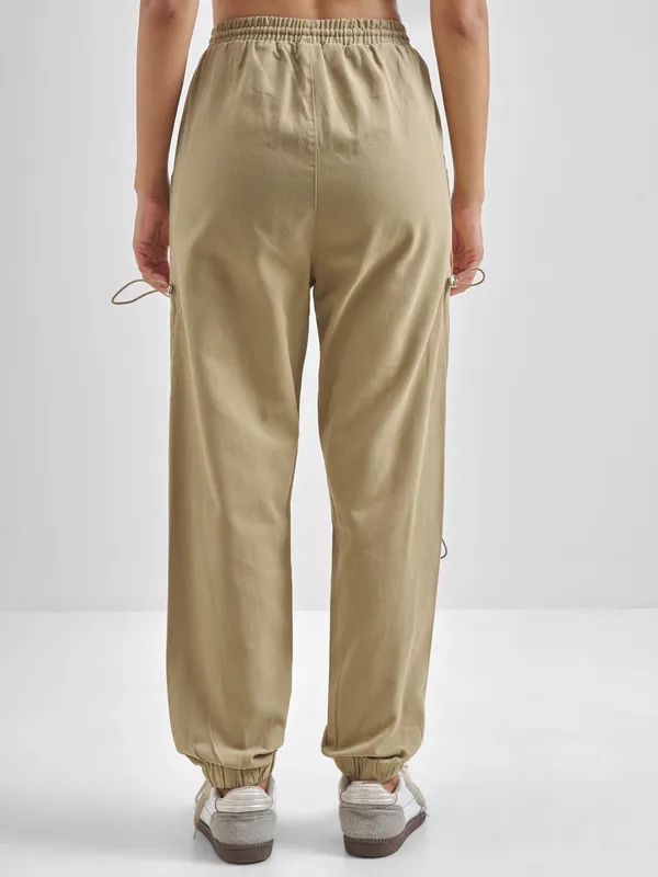 Street By Tokyo Talkies Women Beige Solid Regular Fit Cargos