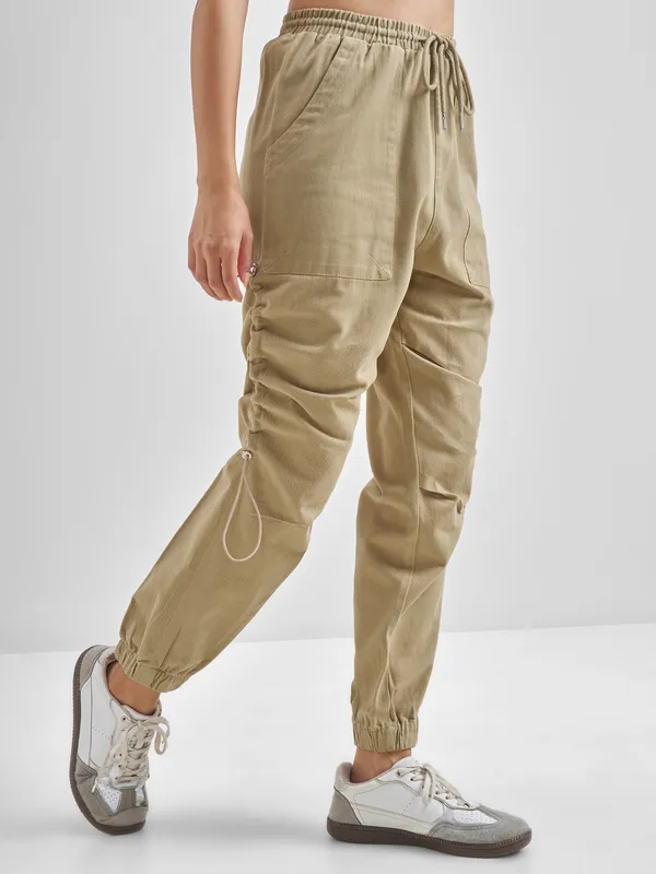 Street By Tokyo Talkies Women Beige Solid Regular Fit Cargos
