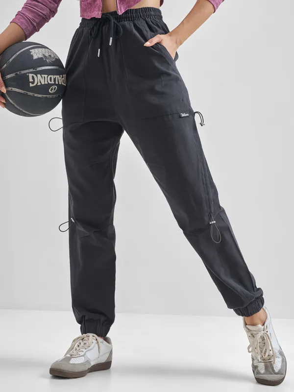 Street By Tokyo Talkies Women Black Solid Regular Fit Cargos