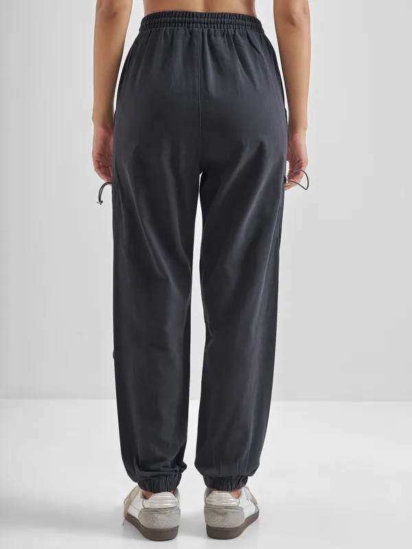 Street By Tokyo Talkies Women Black Solid Regular Fit Cargos