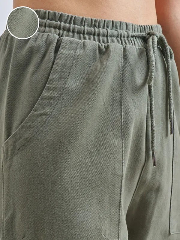 Street By Tokyo Talkies Women Olive Solid Regular Fit Cargos