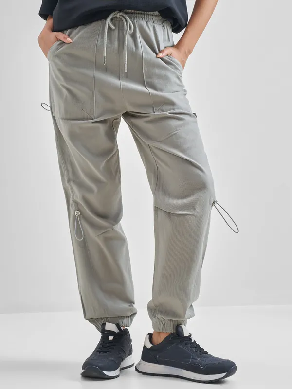 Street By Tokyo Talkies Women Grey Solid Regular Fit Cargos