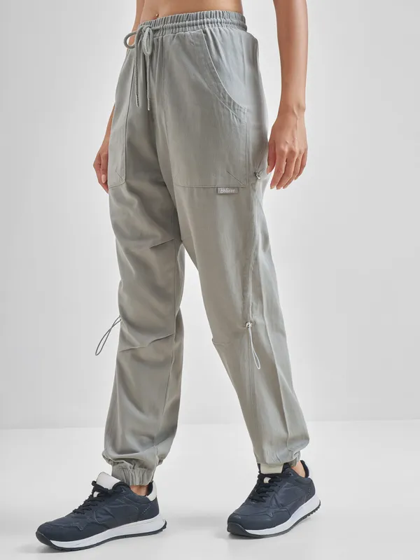 Street By Tokyo Talkies Women Grey Solid Regular Fit Cargos