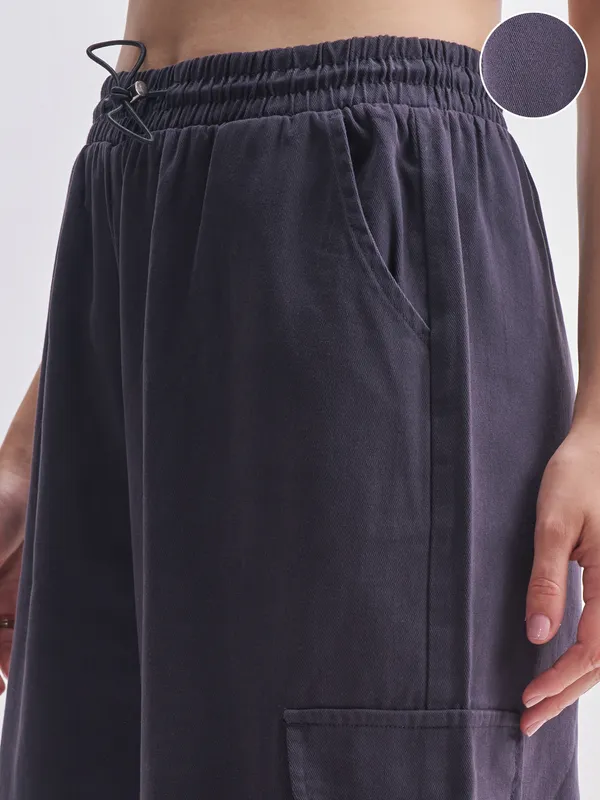 Tokyo Talkies Women Navy Blue Solid Straight Fit Cargos