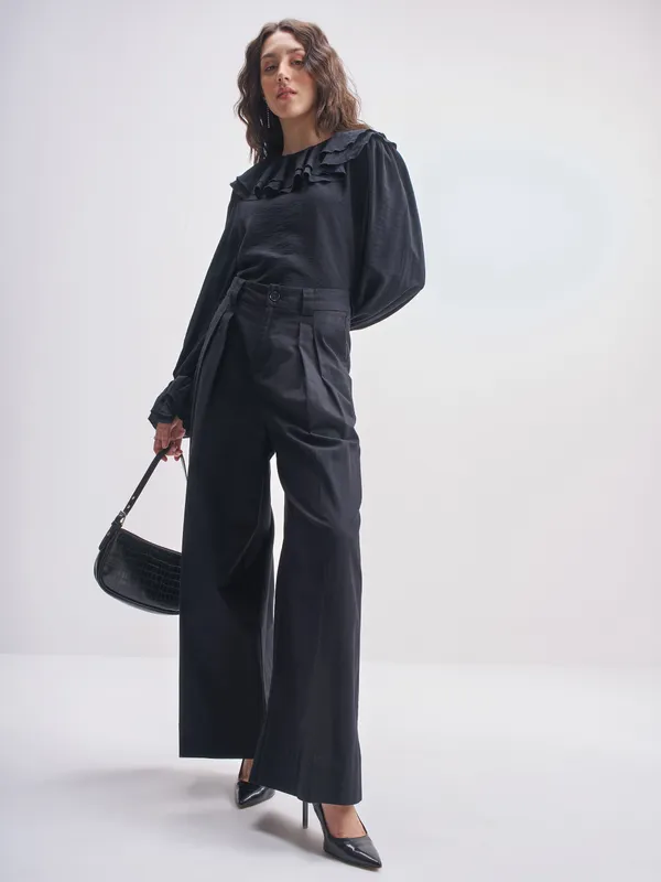 Tokyo Talkies Women Black SOlid Regular Fit Casual Trouser