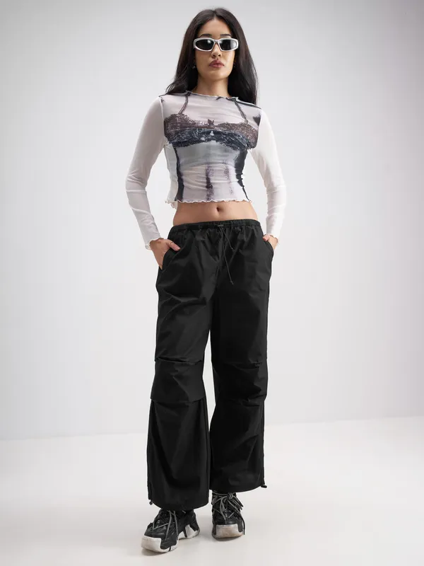 Tokyo Talkies Women Black Solid Relaxed Fit Cargos