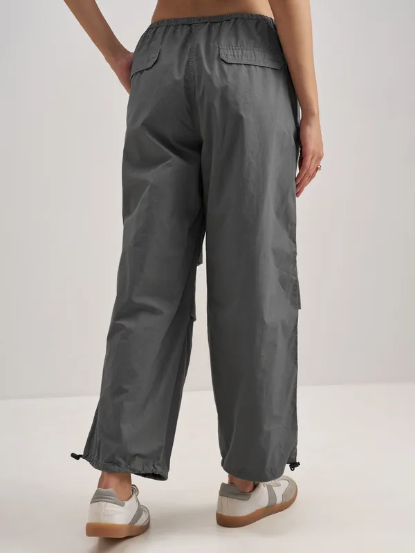 Tokyo Talkies Women Grey Solid Relaxed Fit Cargos