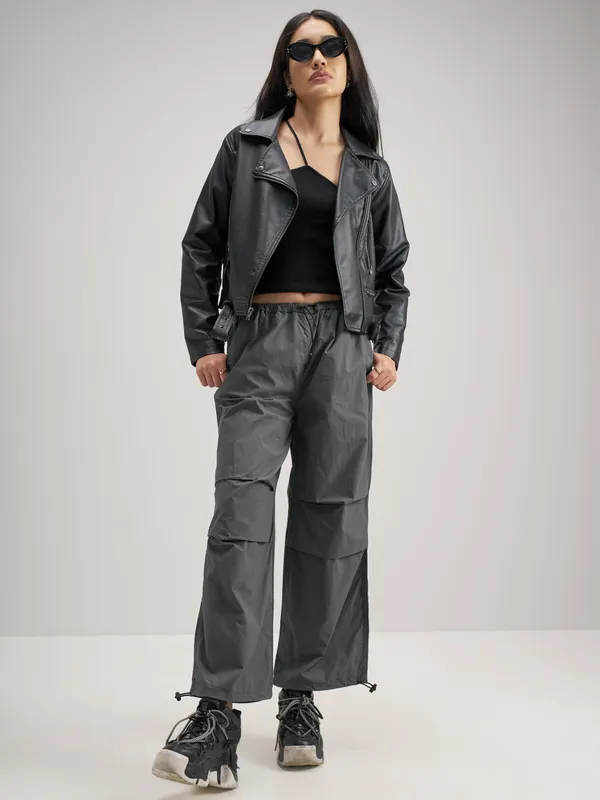 Tokyo Talkies Women Charcoal Solid Relaxed Fit Cargos